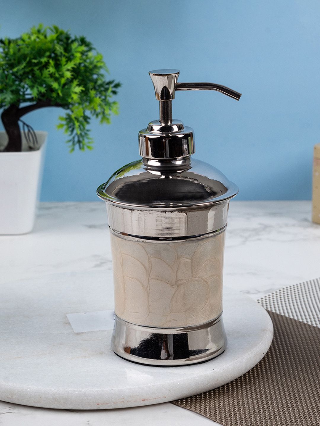 MARKET99 Silver-Toned & Off White Textured Soap Dispenser