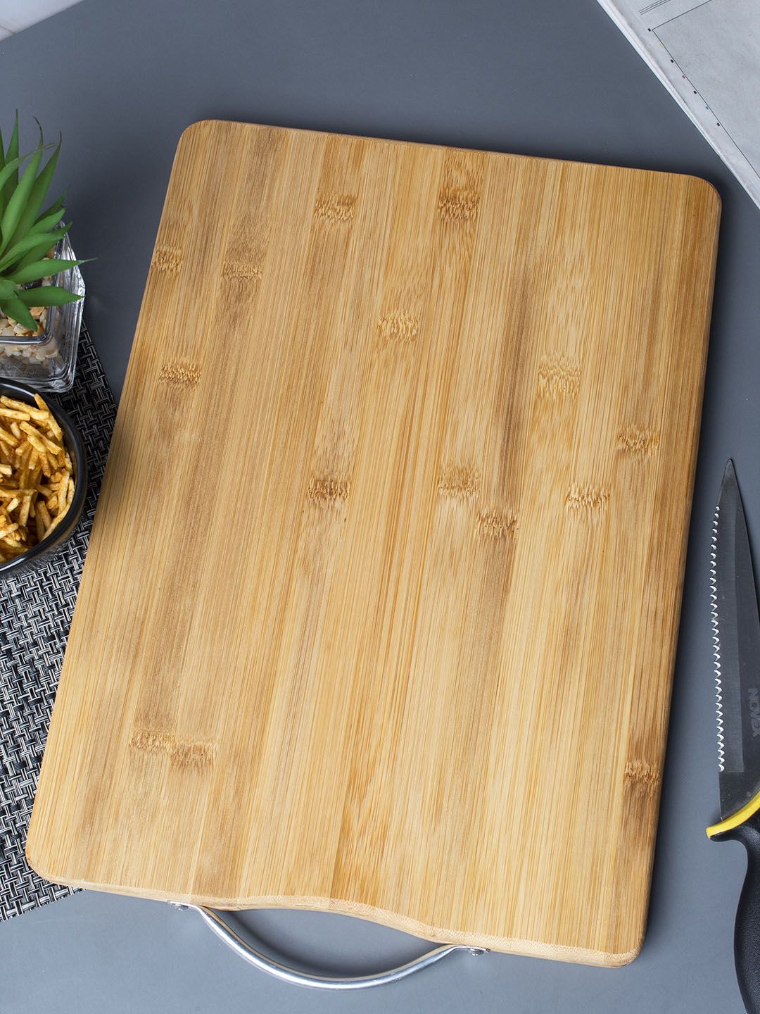 MARKET99 Brown Solid Chopping Board Price in India