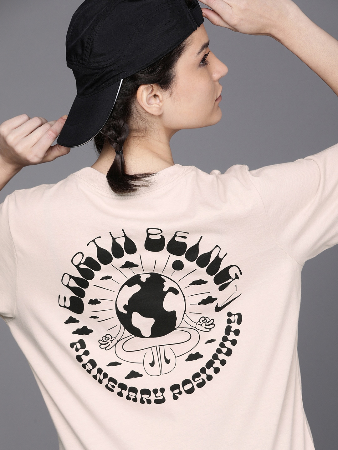 Nike Women Off-White & Black Back Printed Loose Fit Pure Cotton Earth Day T-shirt Price in India