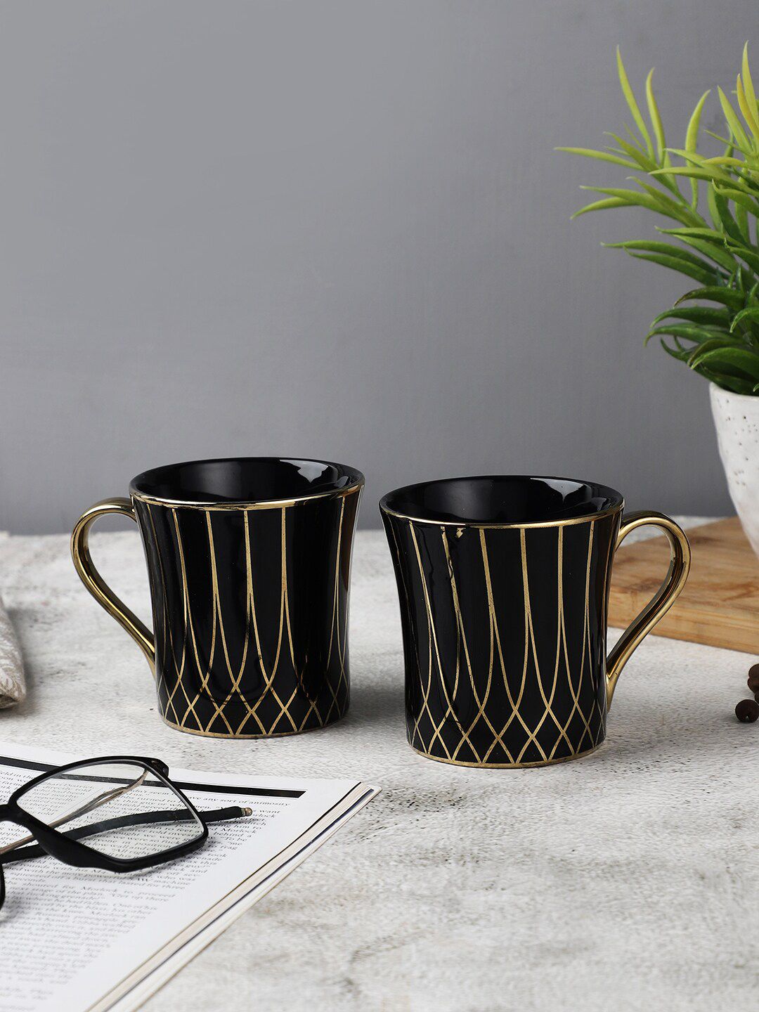 OddCroft Set of 2 Black & Gold-Toned Geometric Printed Ceramic Glossy Cups Price in India