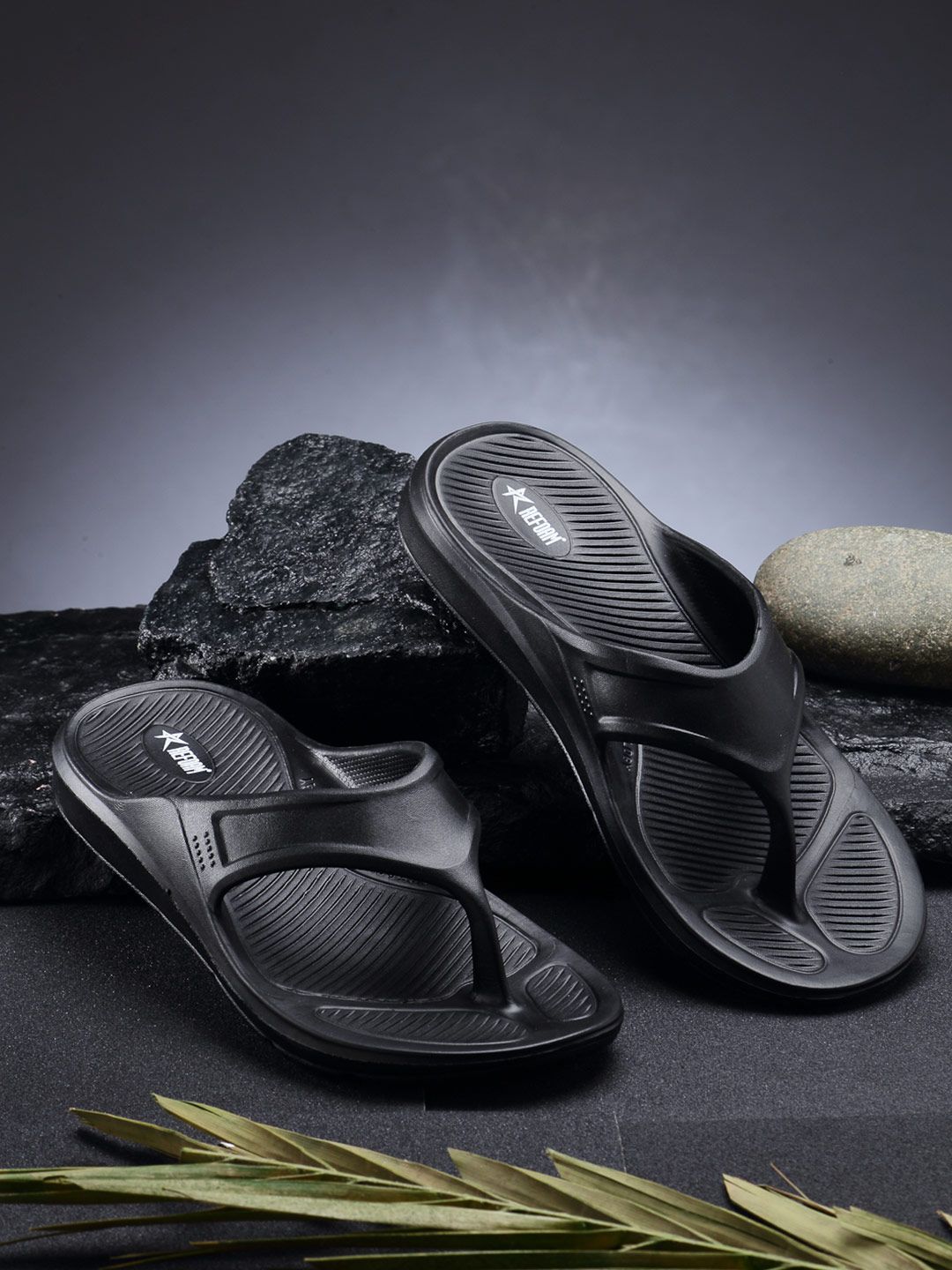 REFOAM Men Black Slip-On Flip Flops