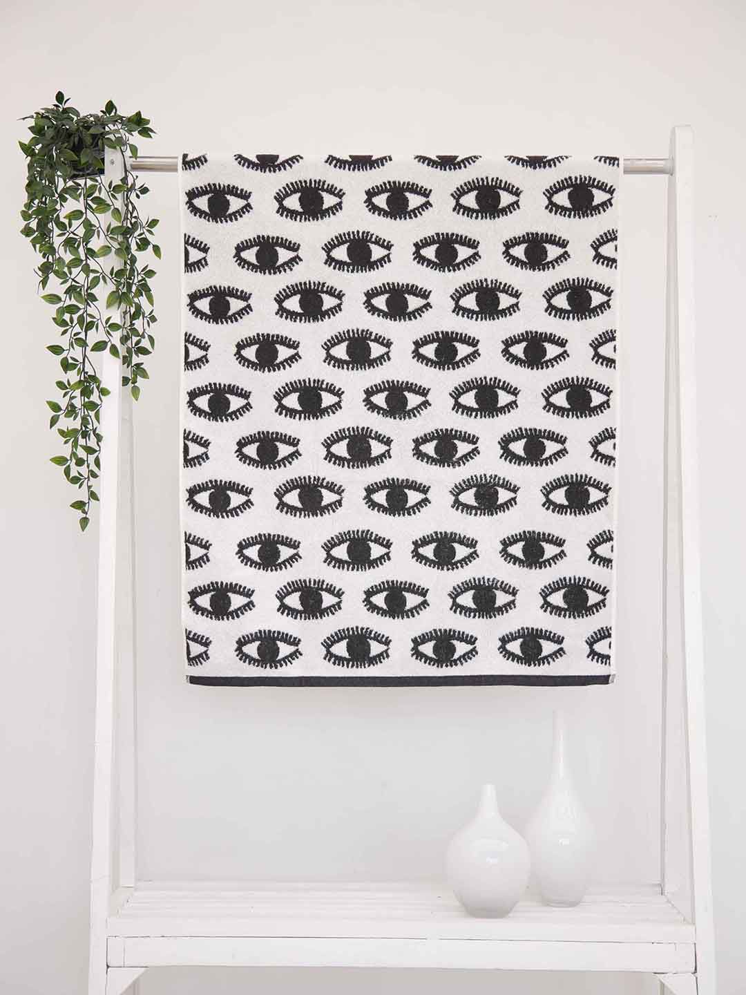 Ariana Black & White Printed 600 GSM Reversible Cotton Bath Towel Price in India