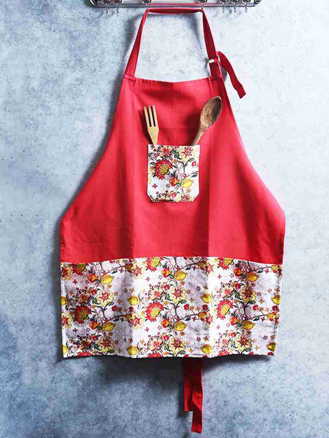 Wonderchef Red Como Apron With Floral Print Price in India