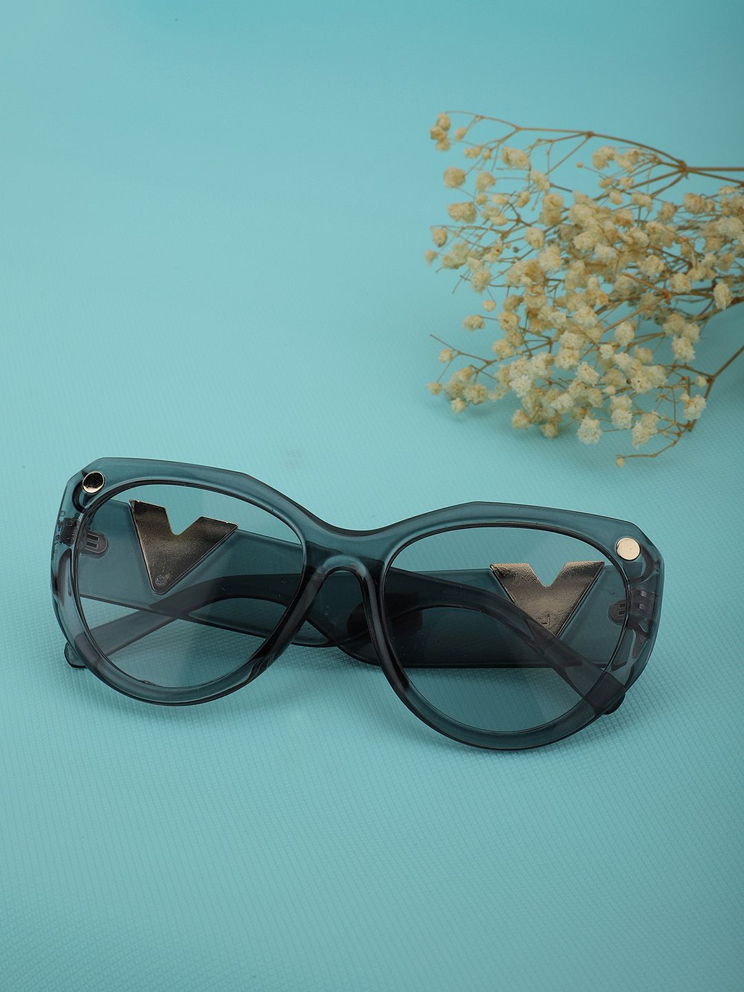 Carlton London Women Clear Lens & Gunmetal-Toned Oval Sunglasses Price in India