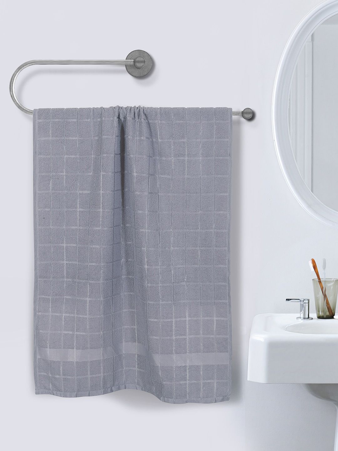 ROMEE Silver-Toned Printed 500 GSM Cotton Bath Towel Price in India