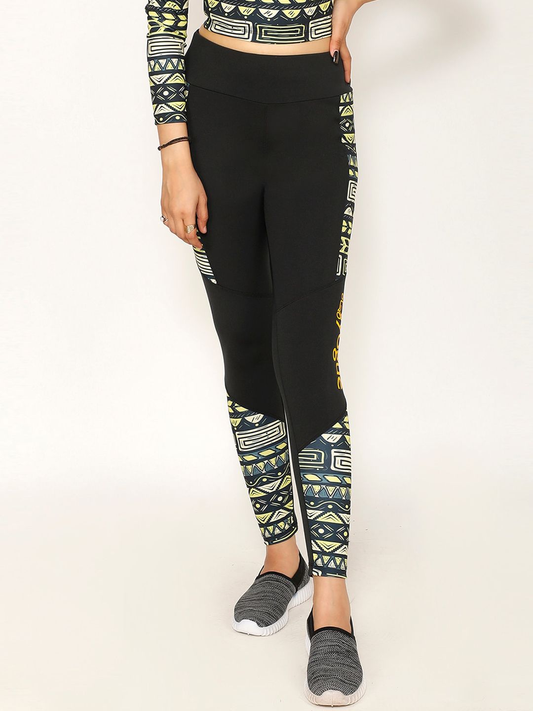 Yogue Activewear Women Charcoal Grey & Yellow Printed Quick Dry Tights Price in India