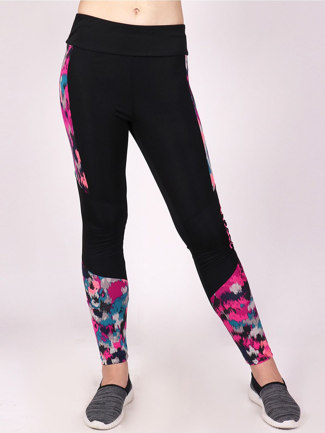 Yogue Activewear Women Black & Pink Printed Tights Price in India