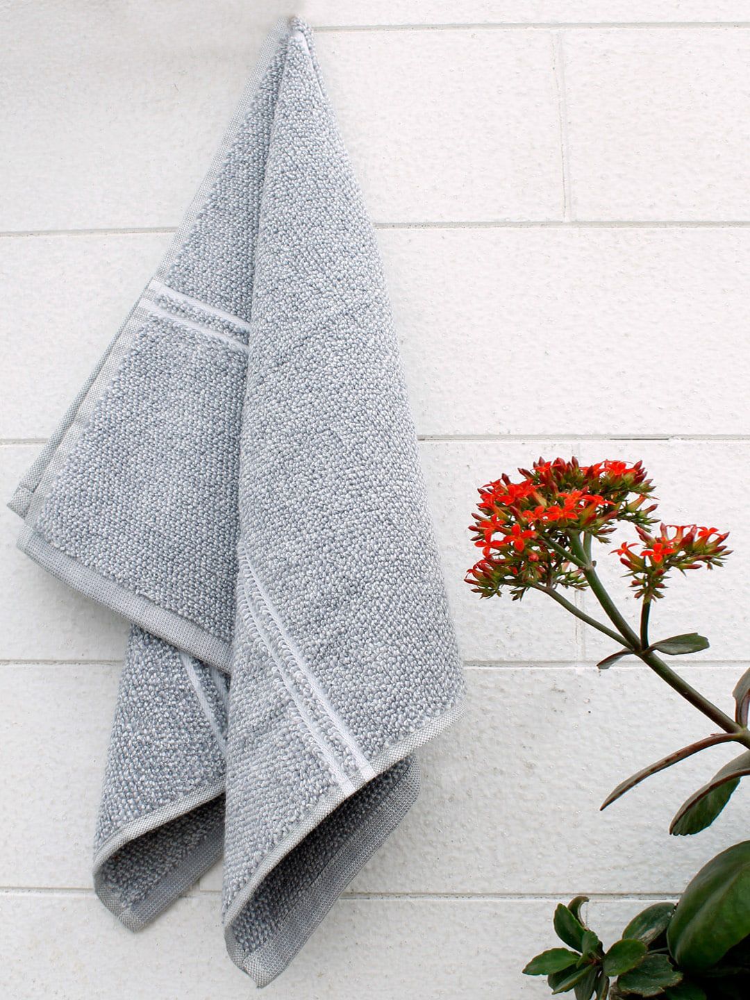 AVI Living Set Of 2 Grey Patterned 500 GSM Pure Cotton Hand Towels Price in India