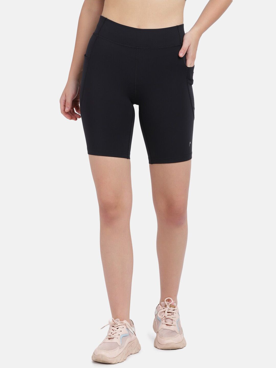 Head Women Black Solid Training Tights Price in India