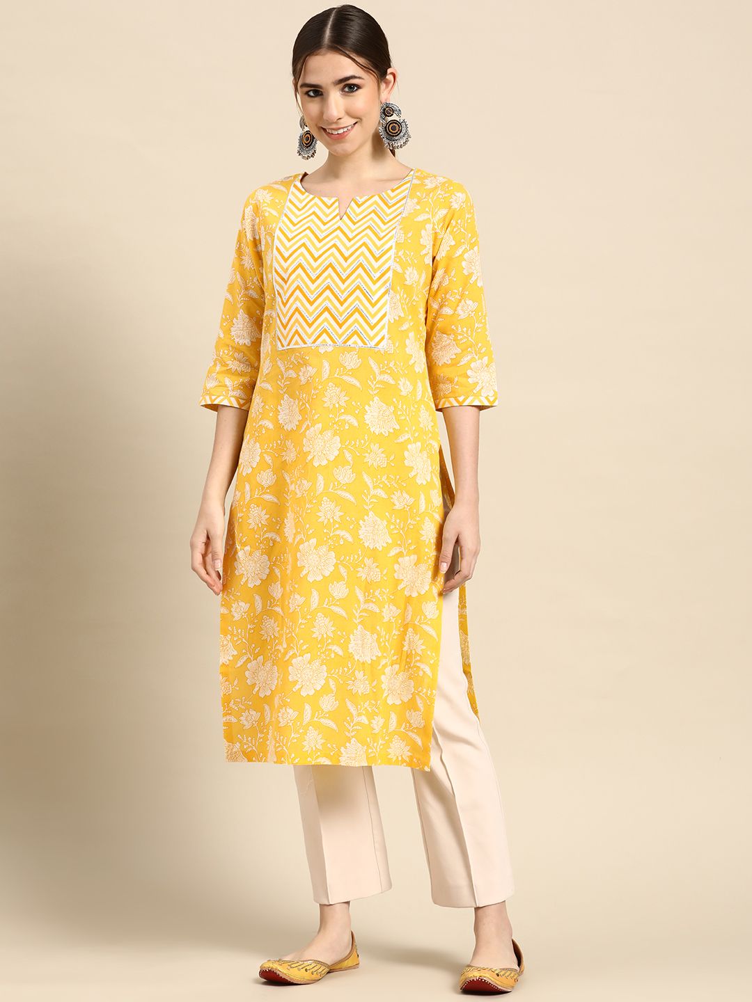 GERUA Women Yellow Floral Printed Pure Cotton Gotta Patti Kurta Price in India