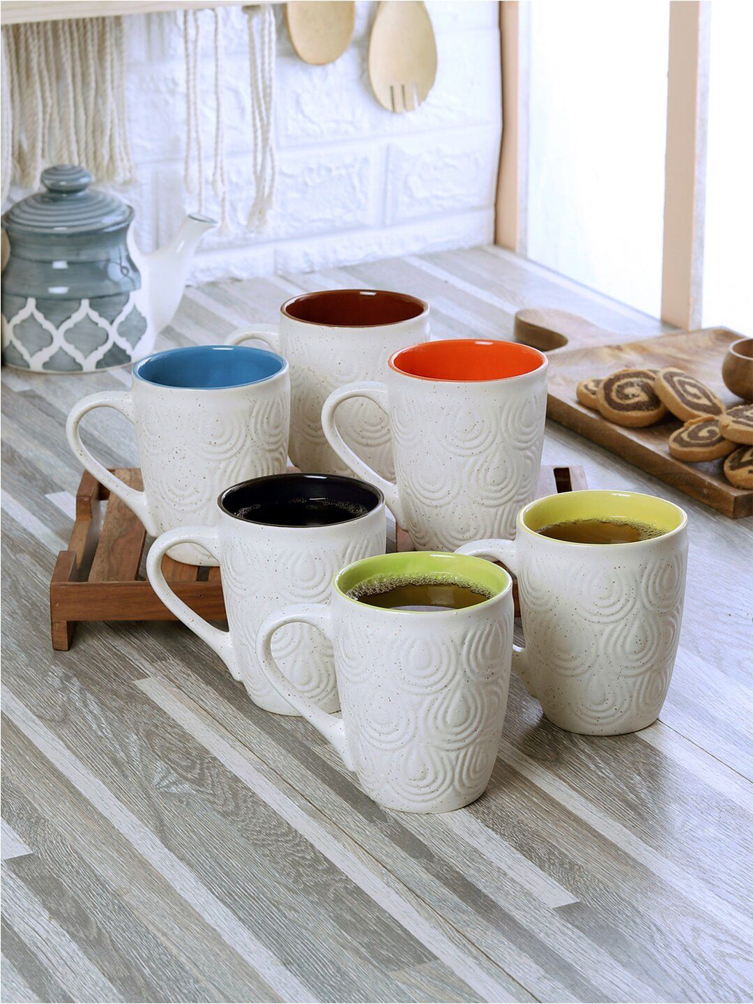 CDI Set of 6 Ceramic Glossy Mugs with Tray Price in India