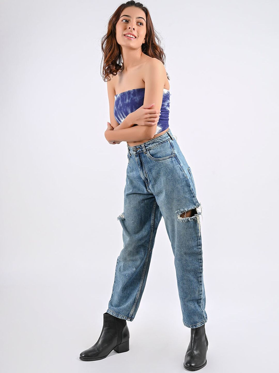 FREAKINS Women Stunning Blue Relaxed Fit Cropped Jeans Price in India