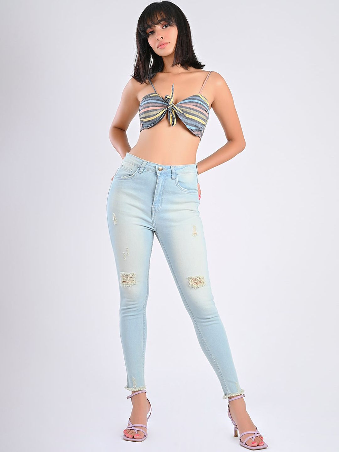 FREAKINS Women Blue Skinny Fit Mildly Distressed Heavy Fade Jeans Price in India