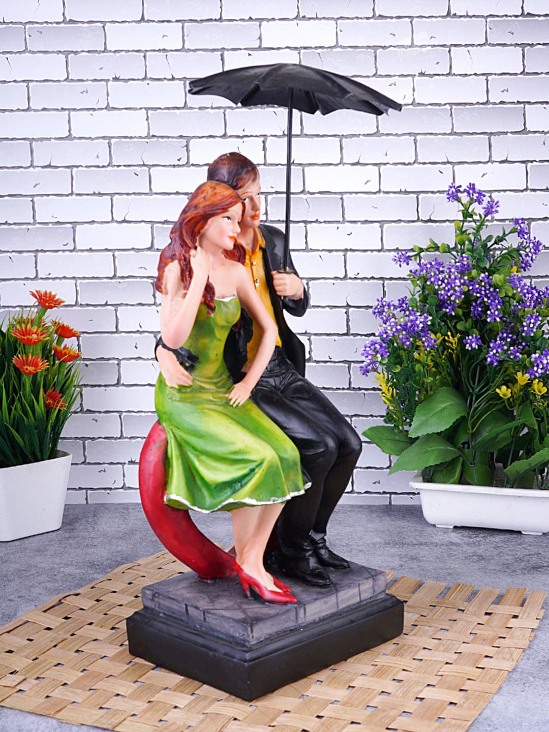 FASHIYANOO Green Heart Umbrella Couple Showpiece Price in India
