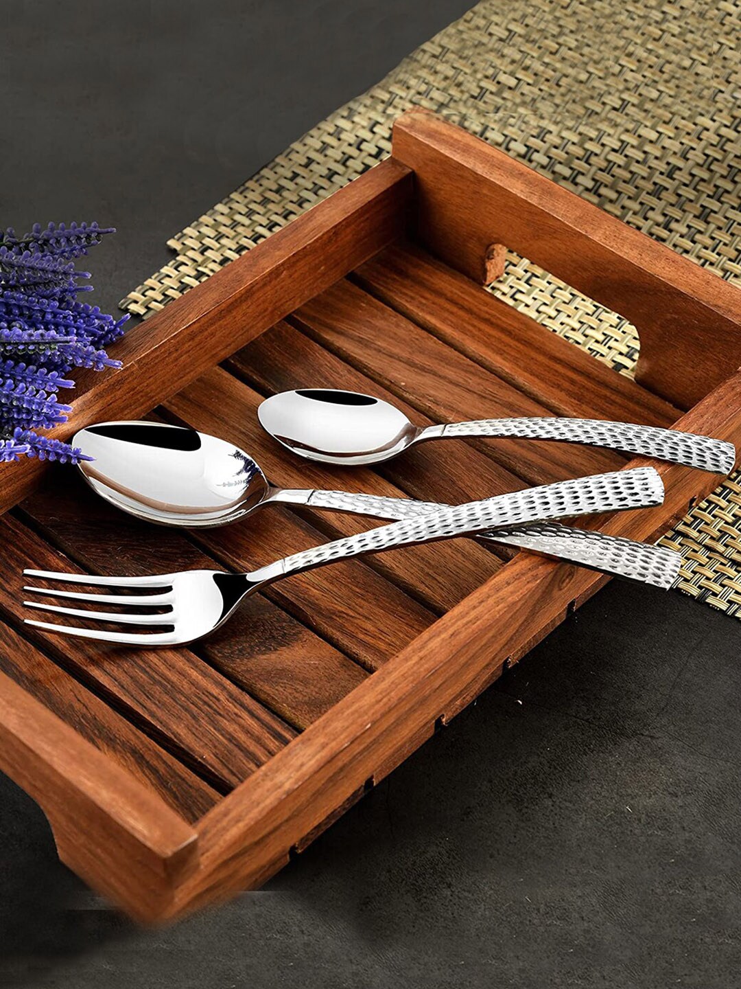 FNS 18 Pieces Silver-Toned Cutlery Set Price in India