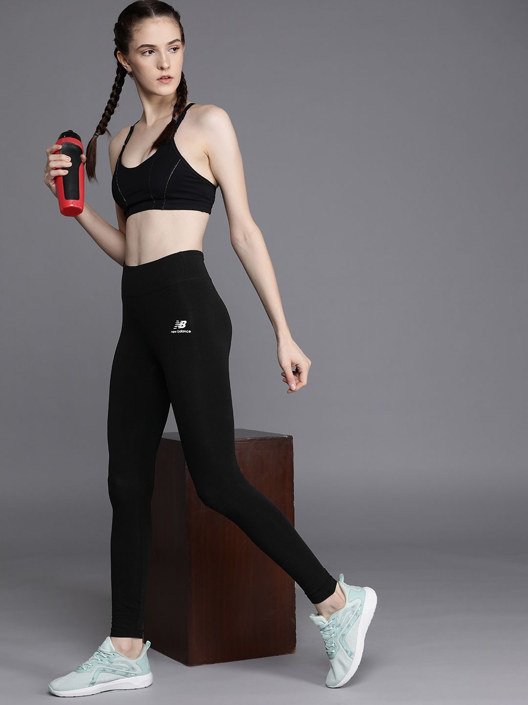 New Balance Women Black Solid Sports Tights Price in India