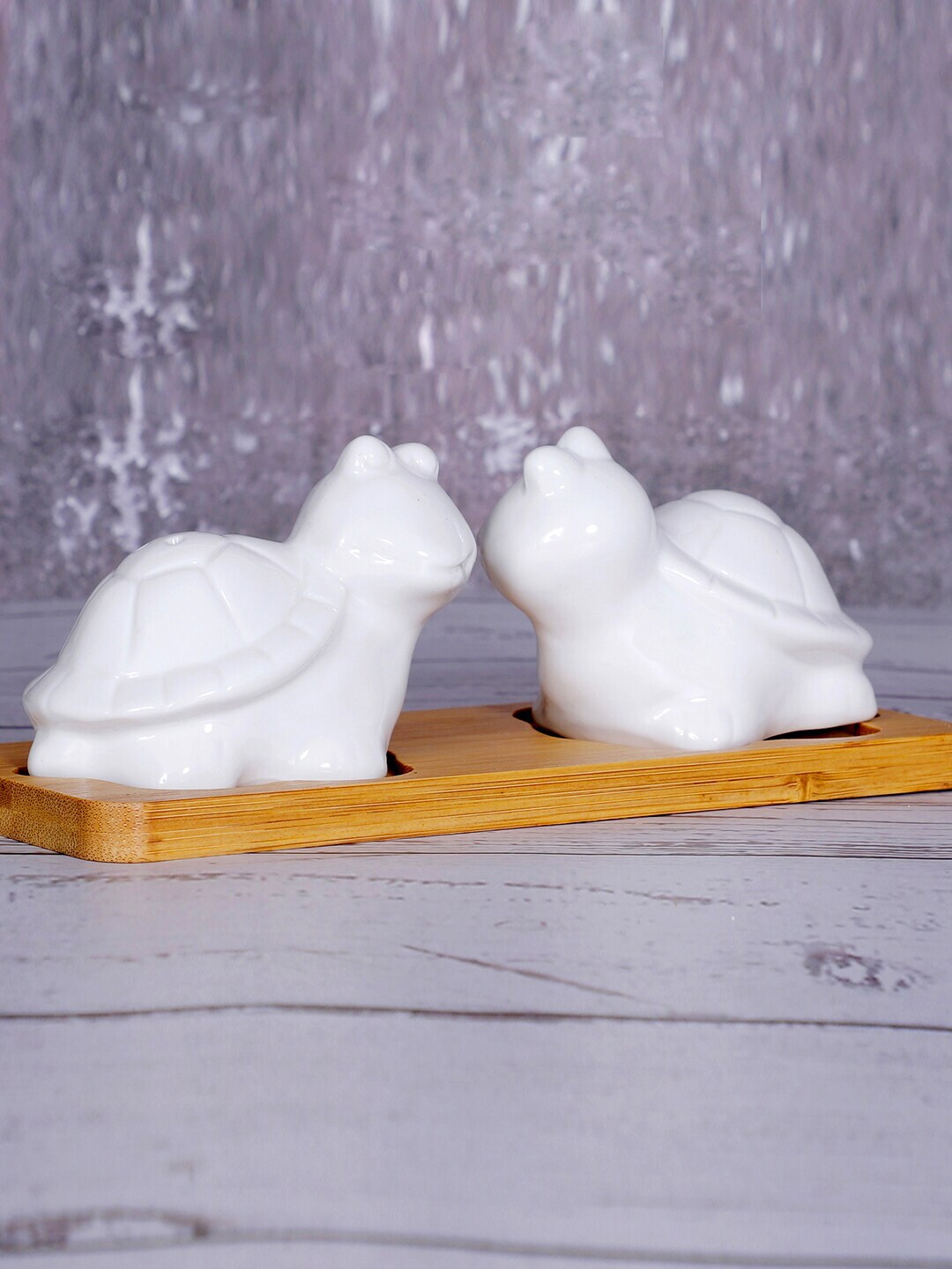 THE WHITE INK DECOR Ceramic Solid Salt and Pepper Shaker Price in India