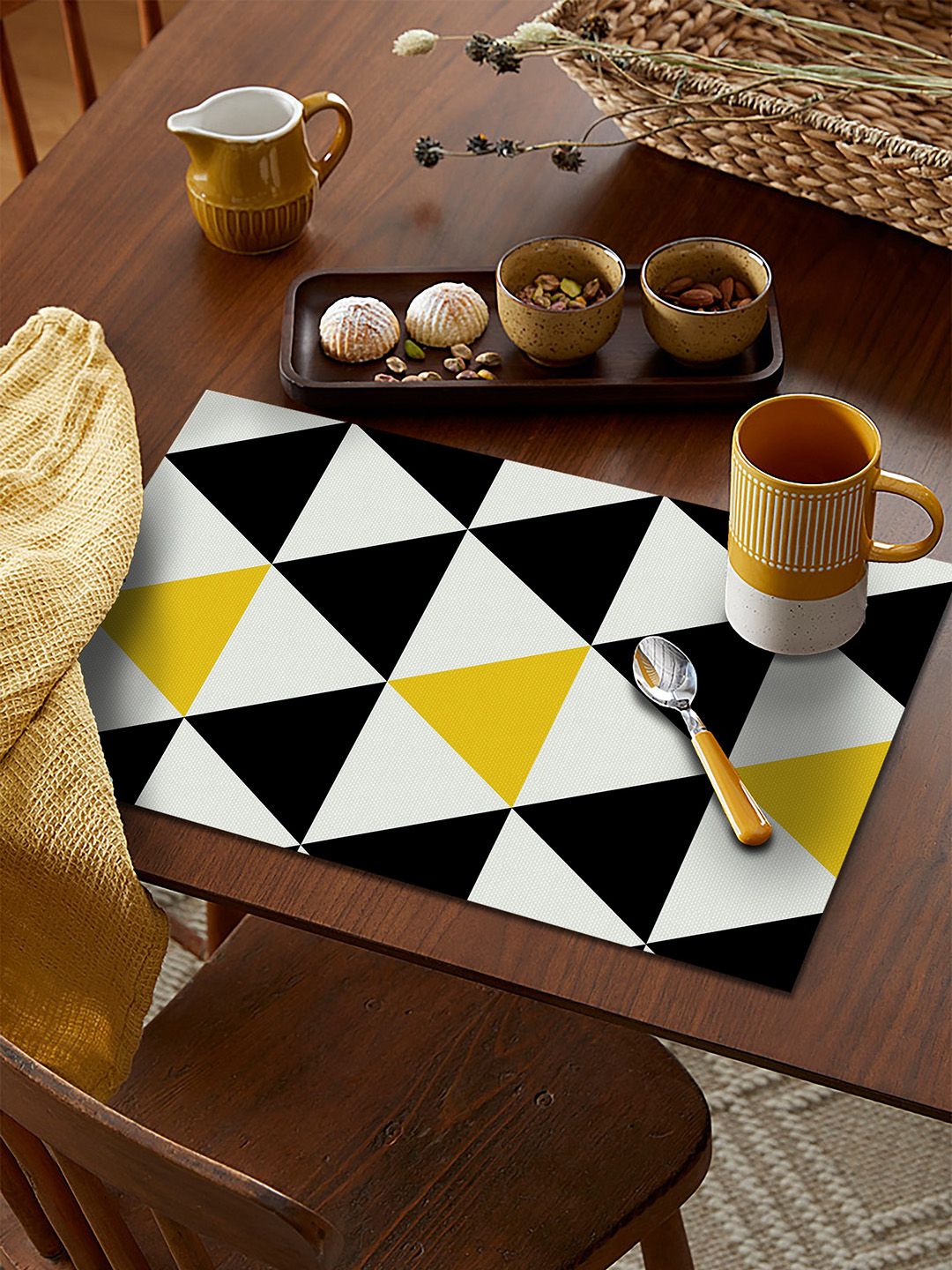 AEROHAVEN Set Of 6 Yellow & Black Geometric Textured Table Placemats Price in India