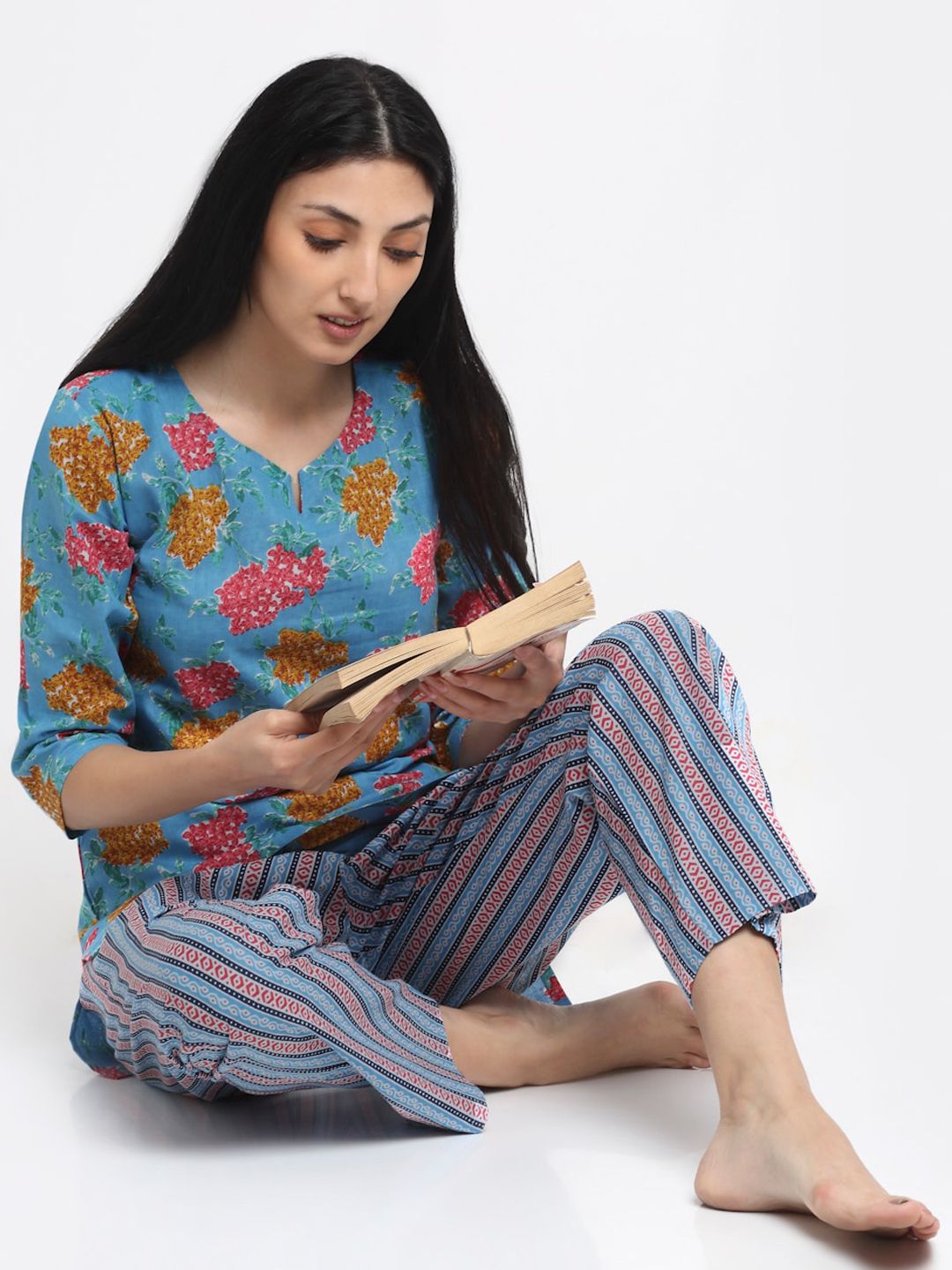 NEUDIS Women Blue & Red Printed Pure Cotton Night suit Price in India