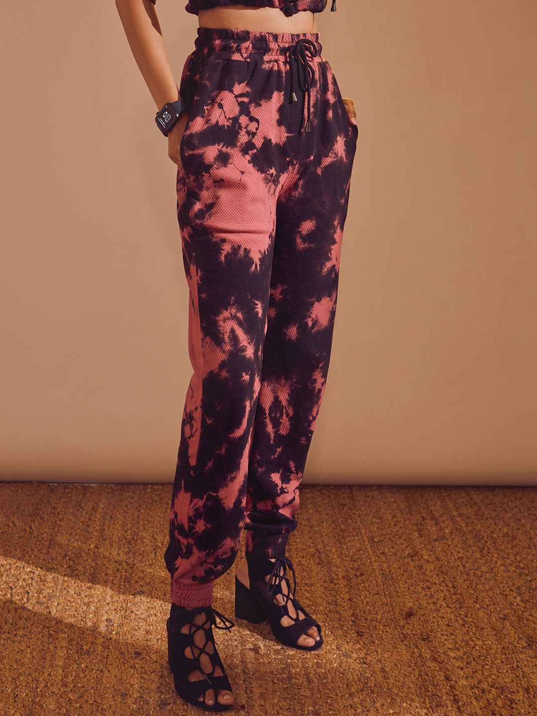 THE CLOTHING FACTORY Women Black & Pink Tie & Dye Print Slim Fit Cotton Joggers Price in India