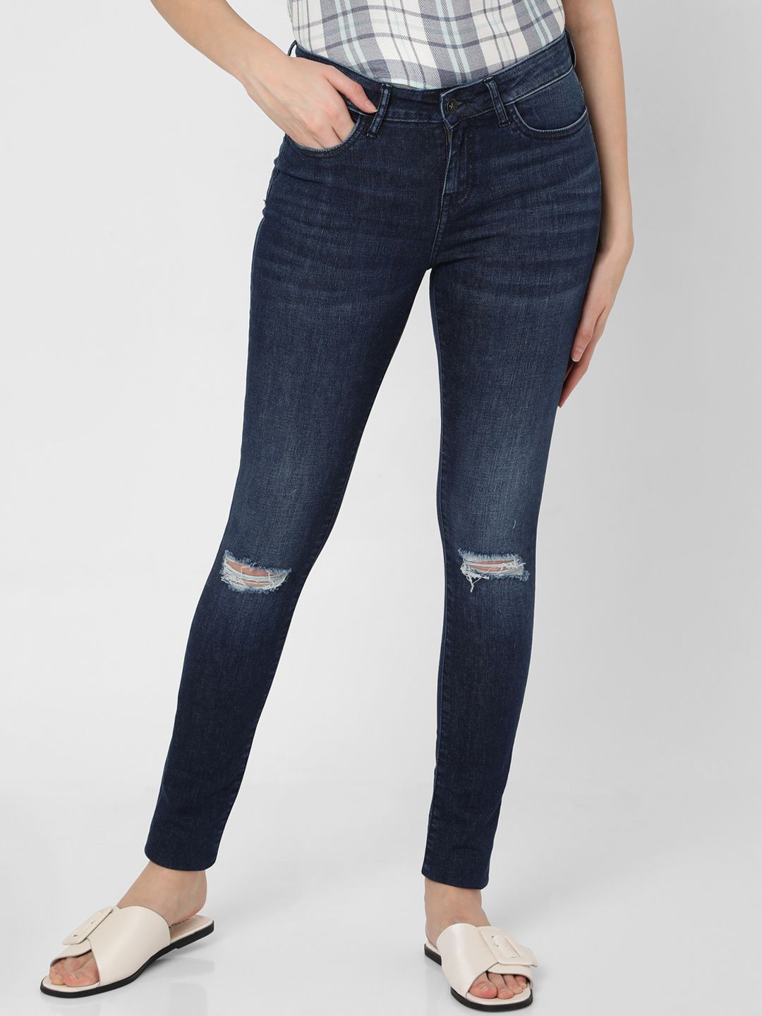 Vero Moda Women Blue Skinny Fit Slash Knee Light Fade Jeans Price in India