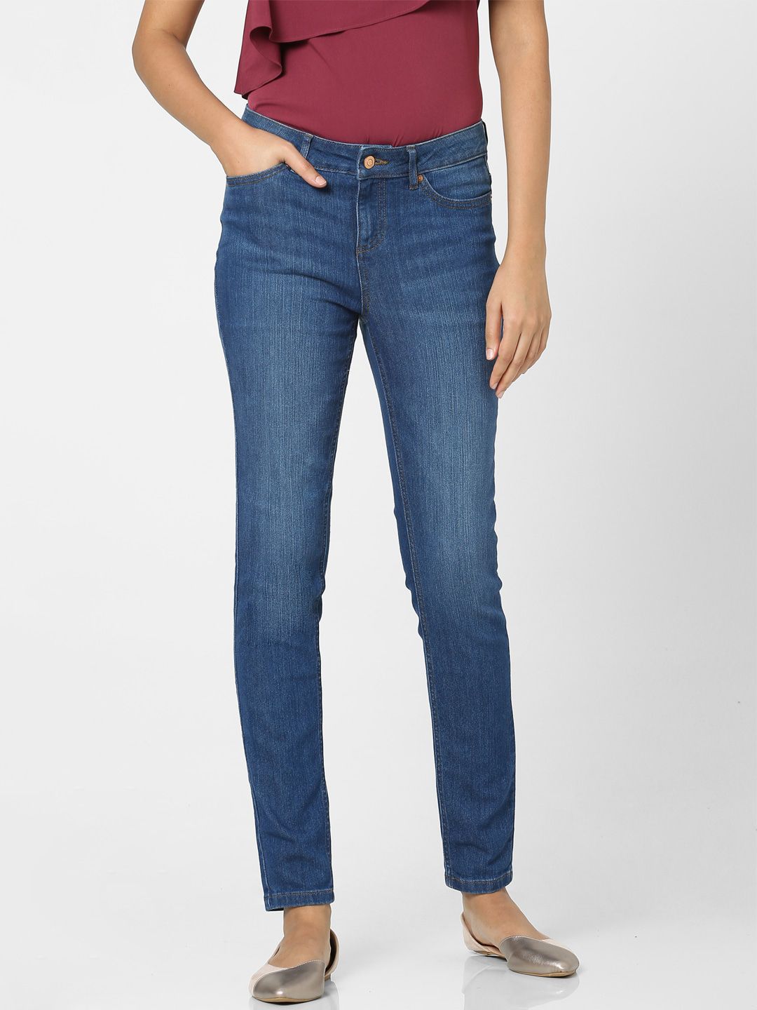 Vero Moda Women Blue Slim Fit Light Fade Stretchable Jeans Price in India