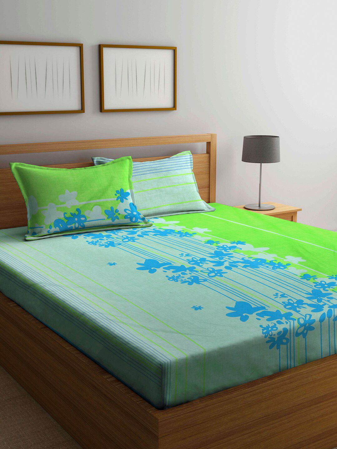 Arrabi Green & Blue Floral 300 TC Super King Bedsheet with 2 Pillow Covers Price in India