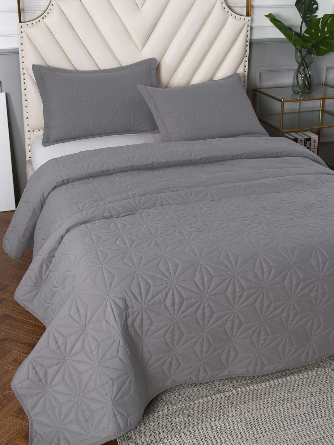 URBAN DREAM Grey Printed 180-249 TC Cotton Double Queen Bed Cover with Two Pillow Covers Price in India