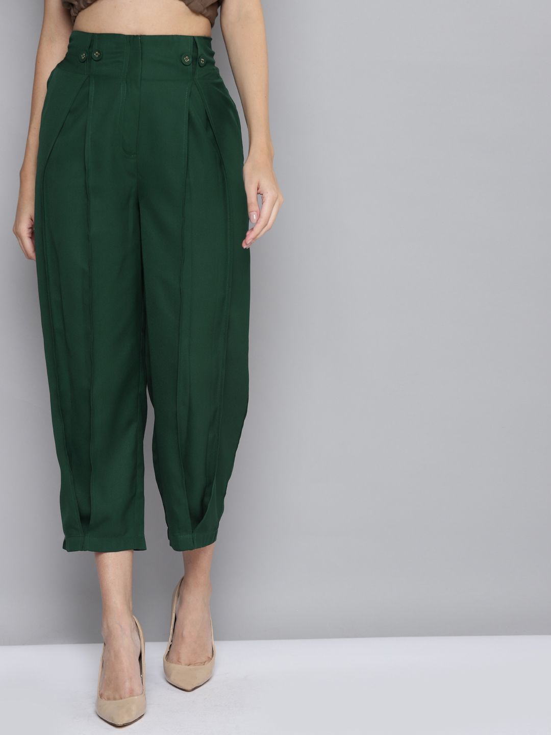 SASSAFRAS Women Green High-Rise Cropped Pleated Trousers Price in