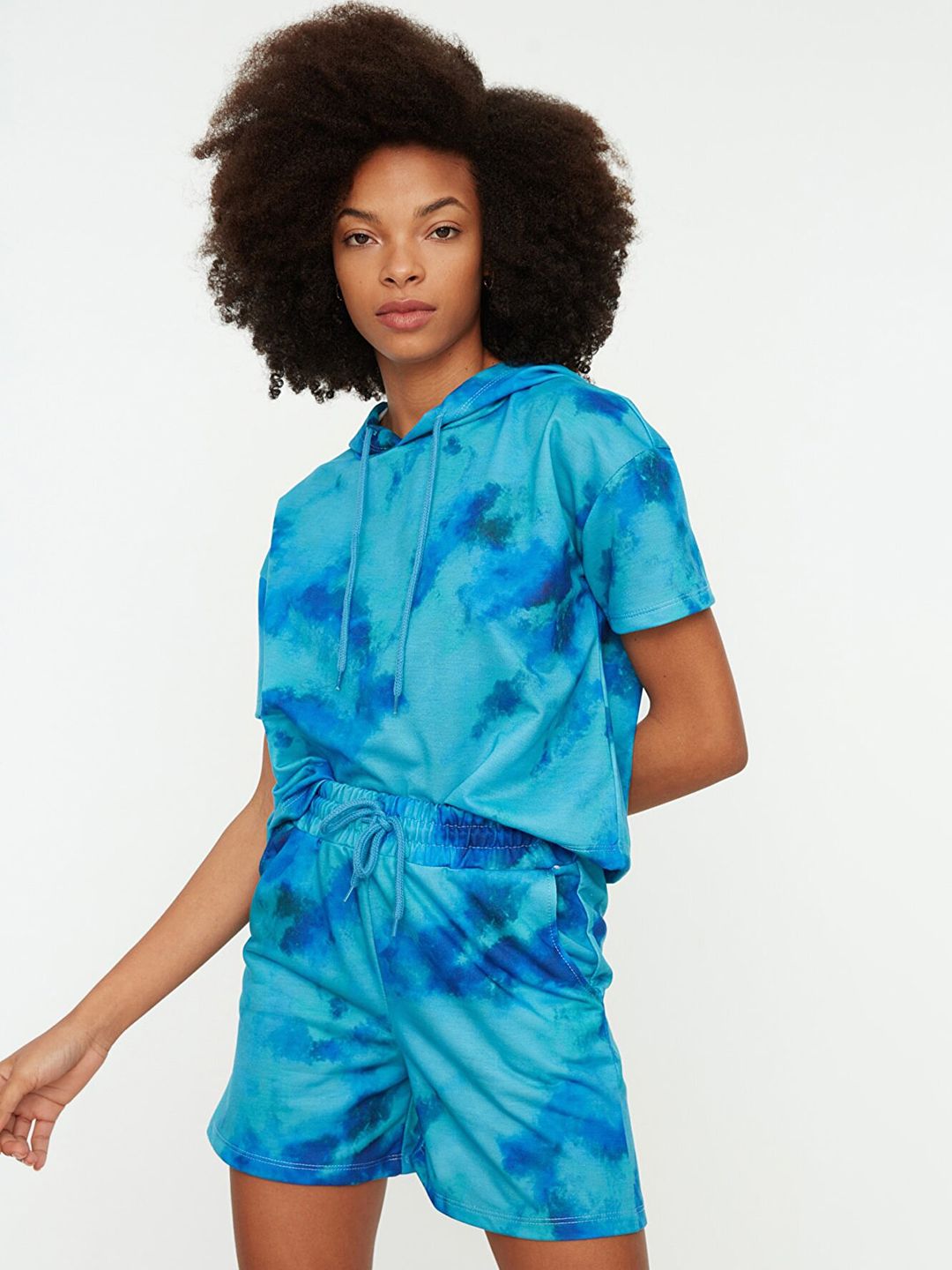 Trendyol Women Blue Tie & Dye Printed Top with Shorts