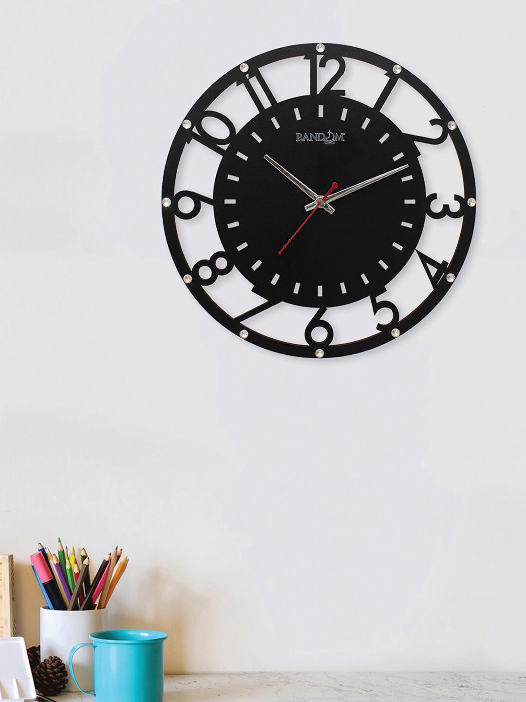 RANDOM Black Printed Contemporary Analogue Wall Clock Price in India