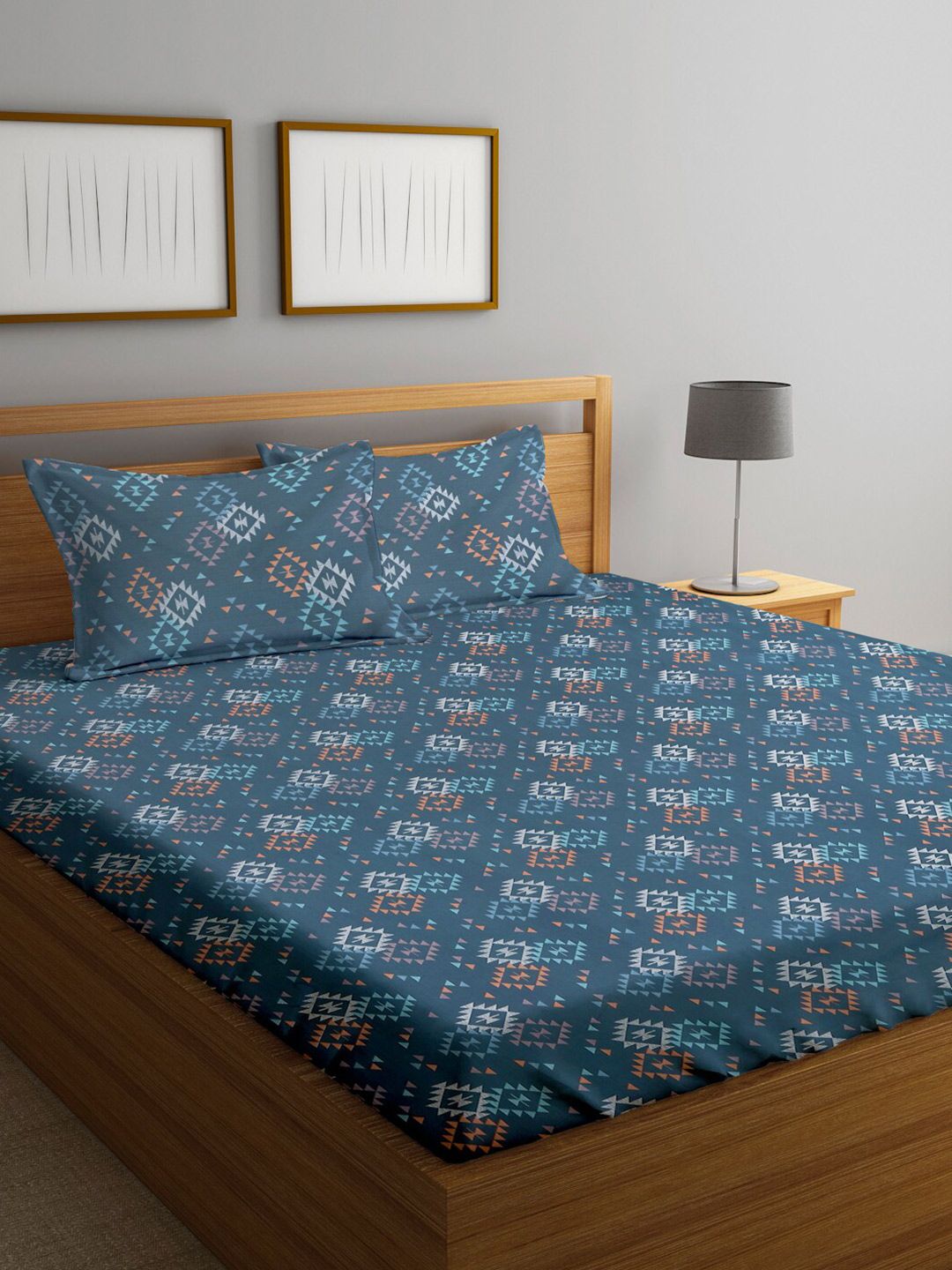 KLOTTHE Blue & Orange Geometric 210 TC King Bedsheet with 2 Pillow Covers Price in India