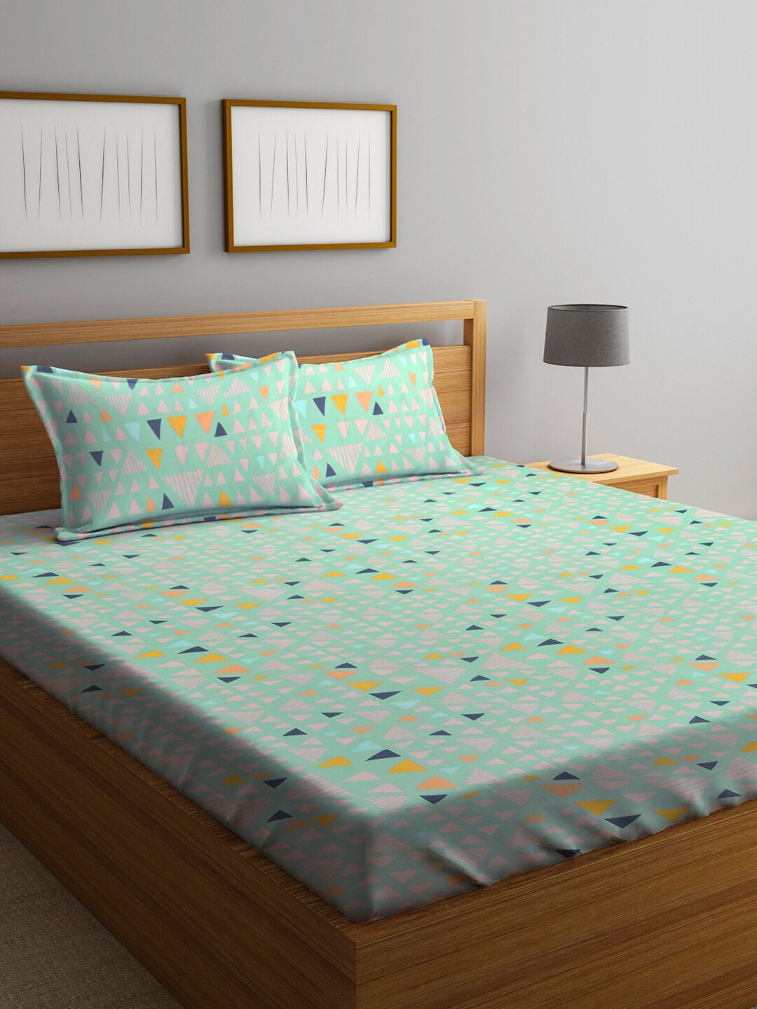 KLOTTHE Green & Yellow Geometric 210 TC King Bedsheet with 2 Pillow Covers Price in India
