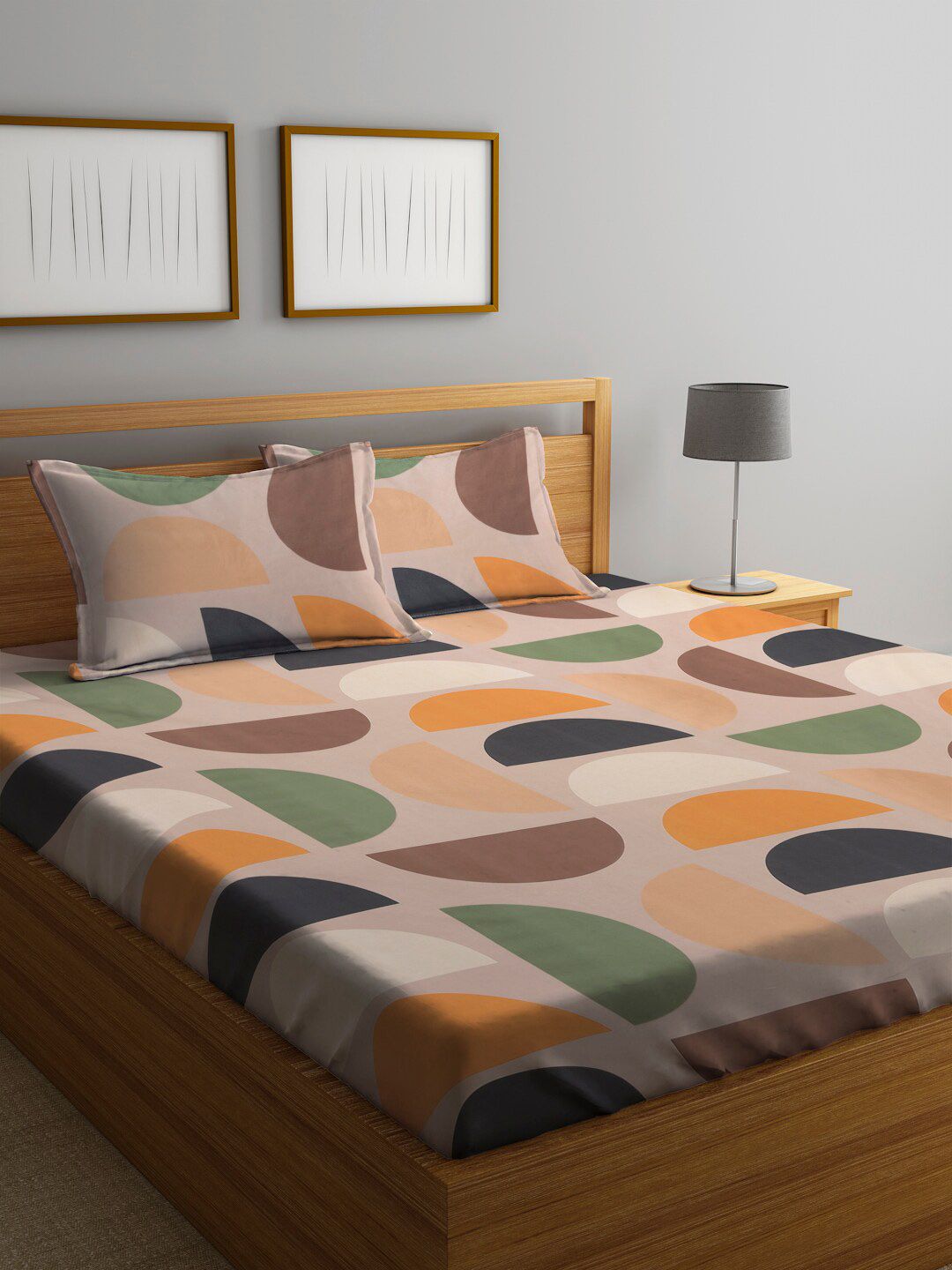 KLOTTHE Peach-Coloured & Green Geometric 210 TC King Bedsheet with 2 Pillow Covers Price in India