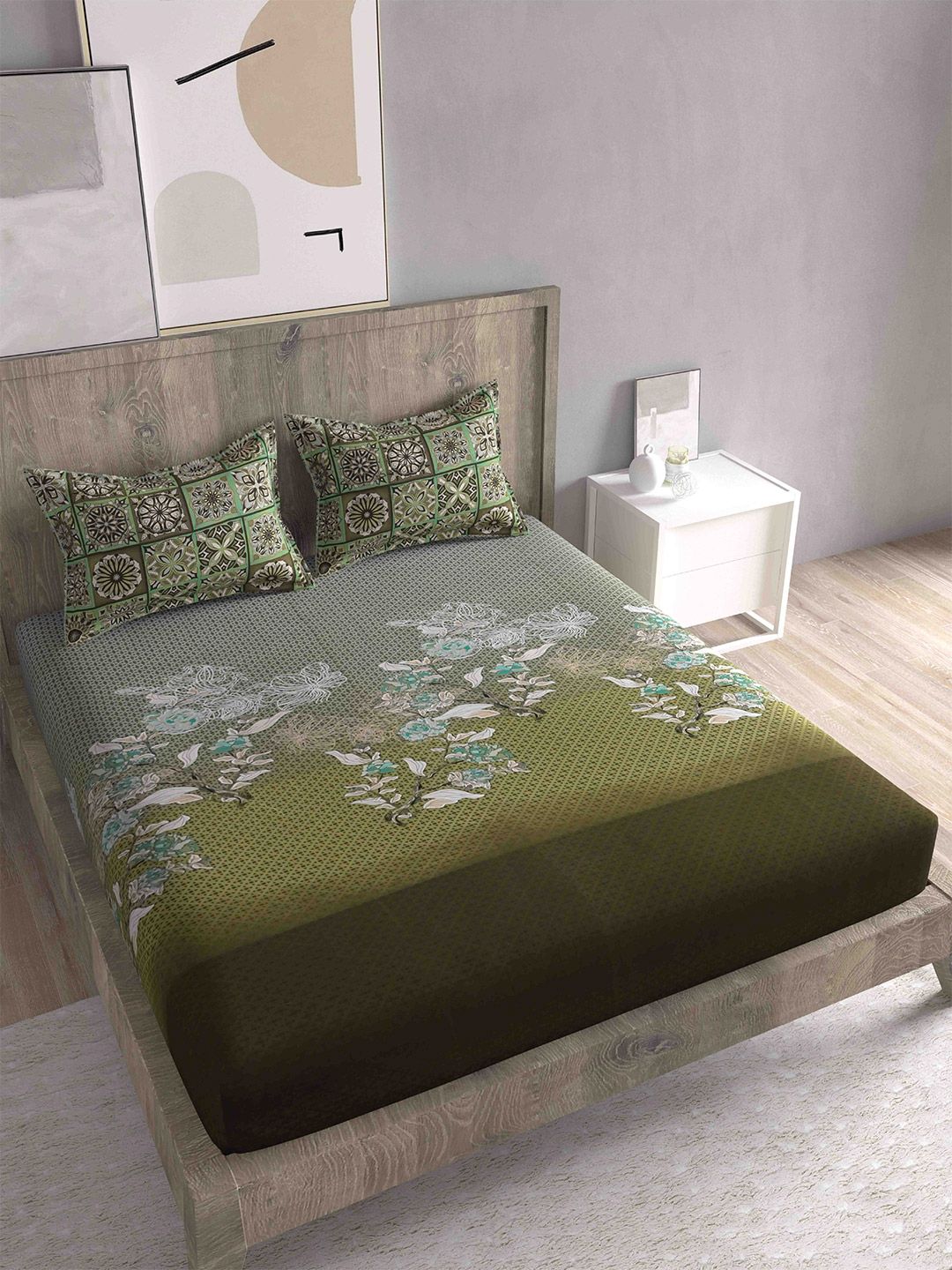 Spangle Gold-Toned & Green Floral 260 TC King Bedsheet with 2 Pillow Covers Price in India