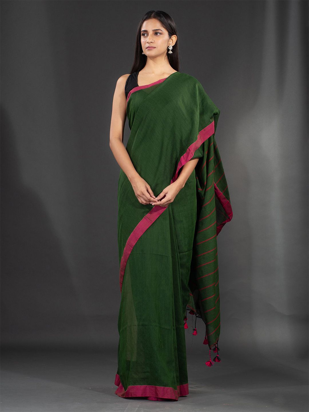 Charukriti Green & Magenta Pure Cotton Saree