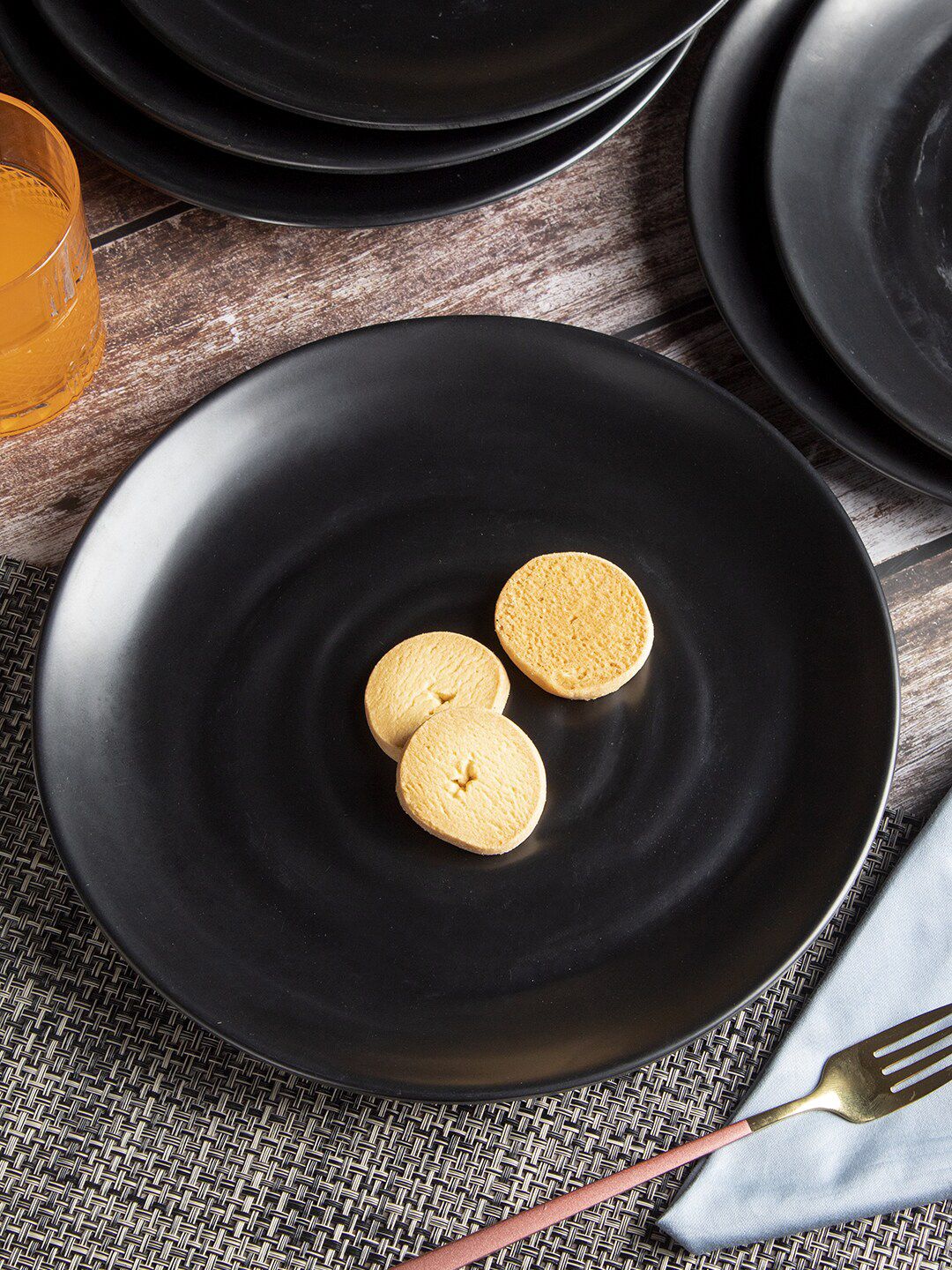 MARKET99 Black 6 Pieces Melamine Glossy Plates Price in India