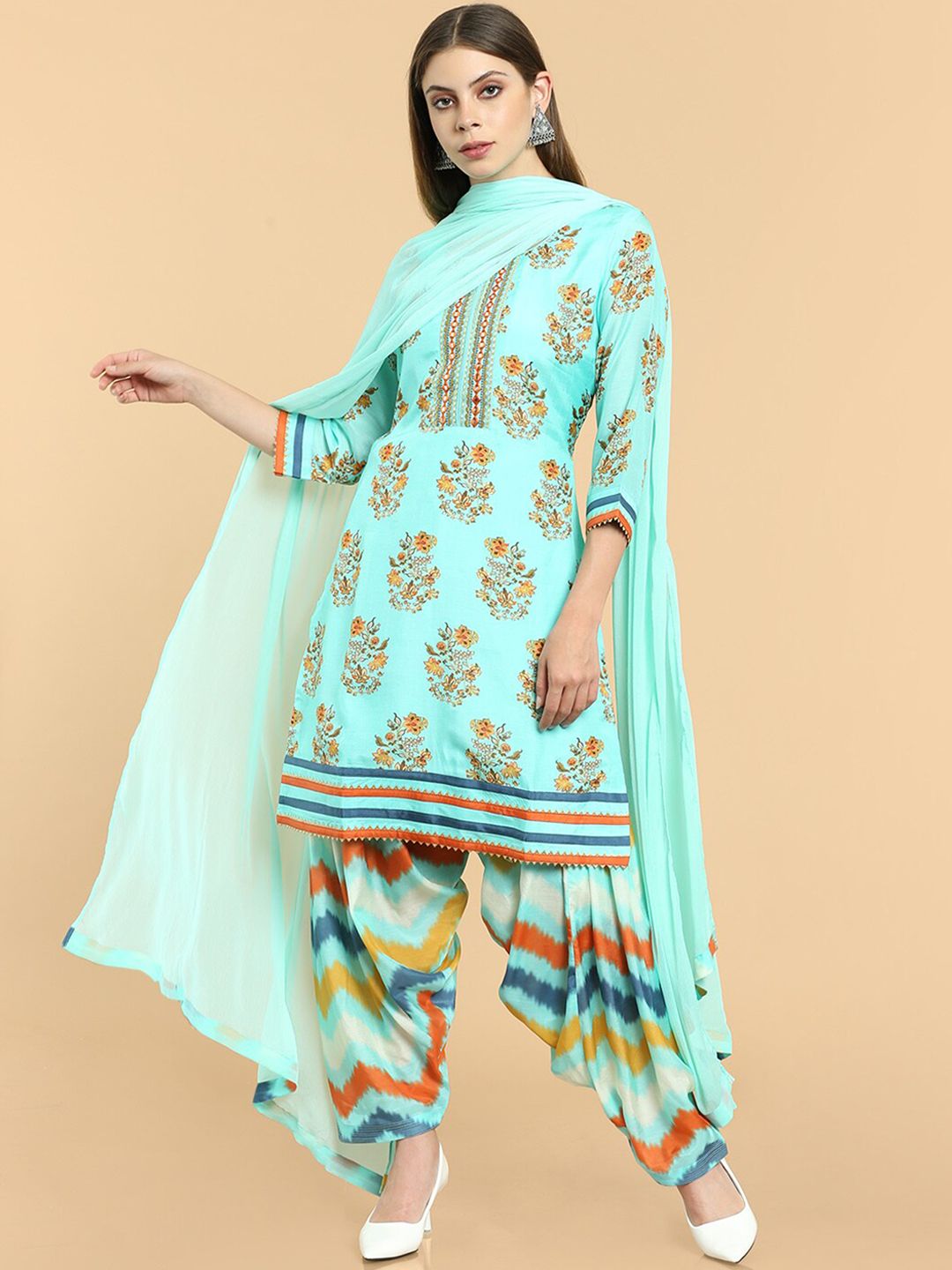 Soch Women Blue Floral Printed Muslin Silk Blend Kurta Set Price in India