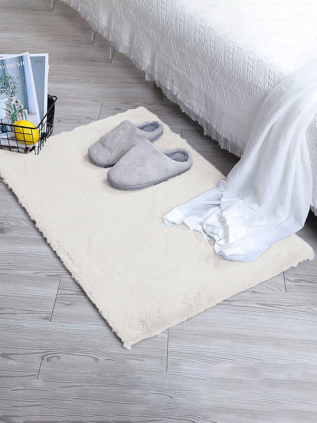 LUXEHOME INTERNATIONAL Off-White 1800GSM Bath Rug
