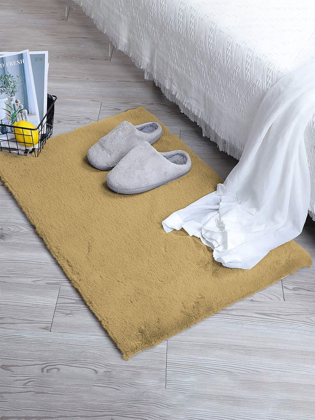 LUXEHOME INTERNATIONAL Yellow Solid 1800 GSM Bath Rugs Price in India