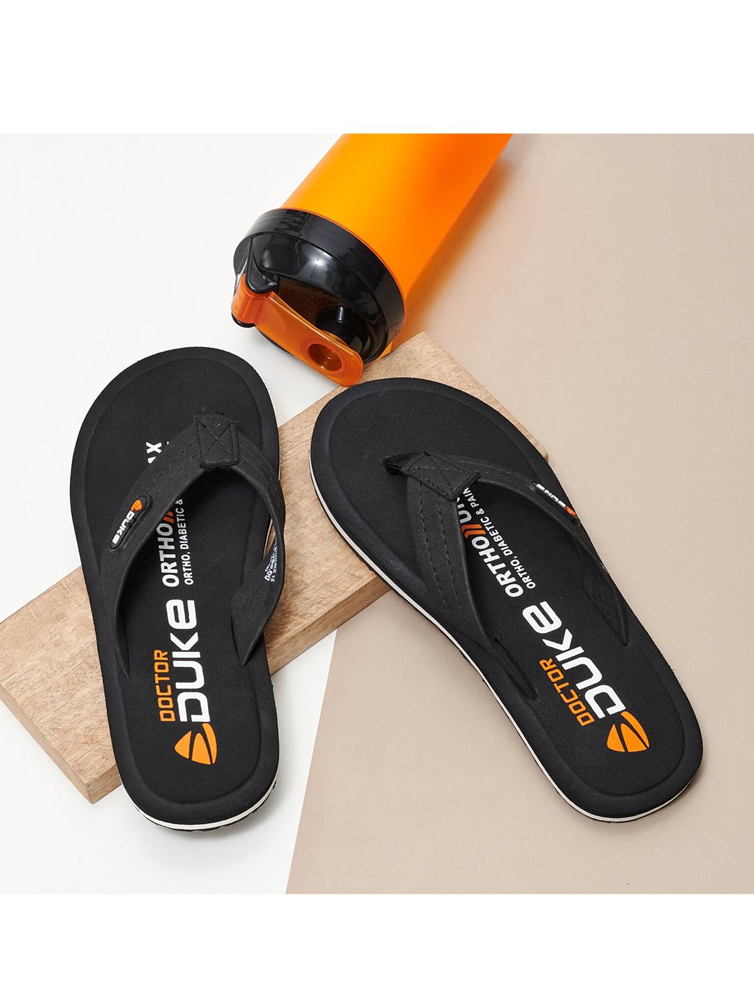 Duke Men Black & White Printed Thong Flip-Flops
