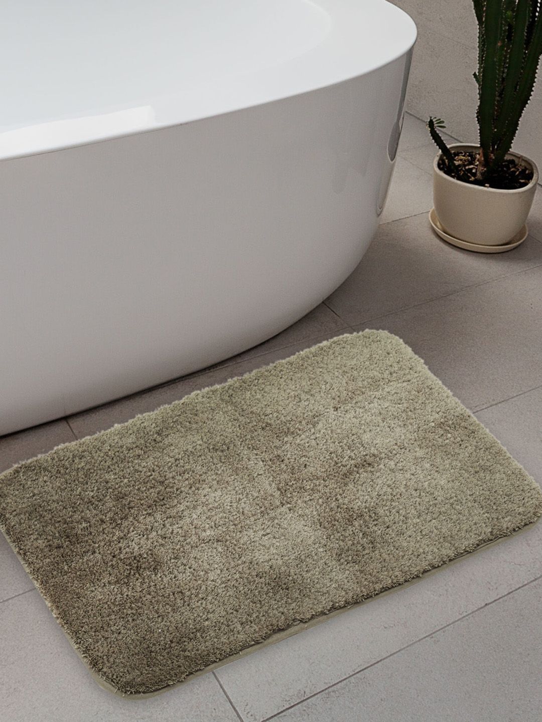 Home Centre Grey Solid Anti-Slip Bath Mat Price in India