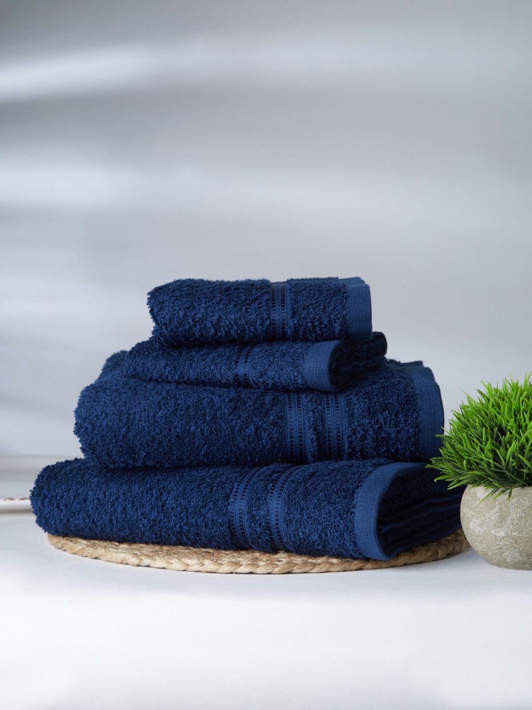 Welspun Blue Set Of 3 Solid 380 GSM Pure Cotton Towel Set Price in India