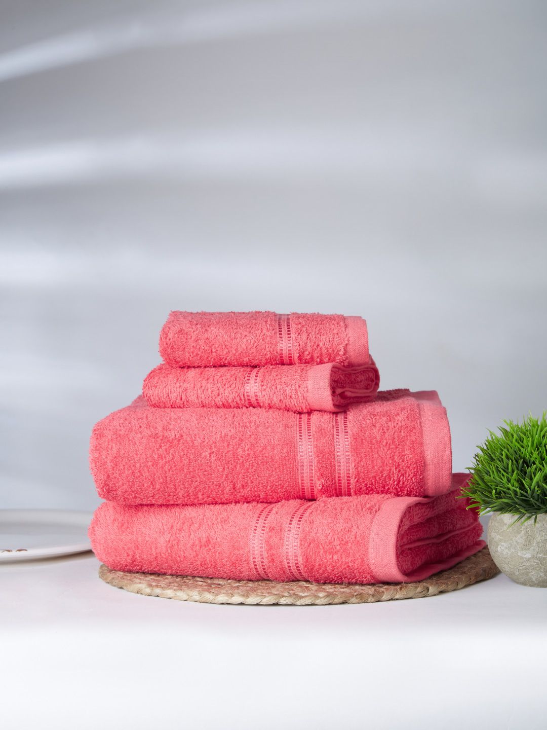 Welspun Coral Set Of 3 Solid 380 GSM Pure Cotton Towel Set Price in India