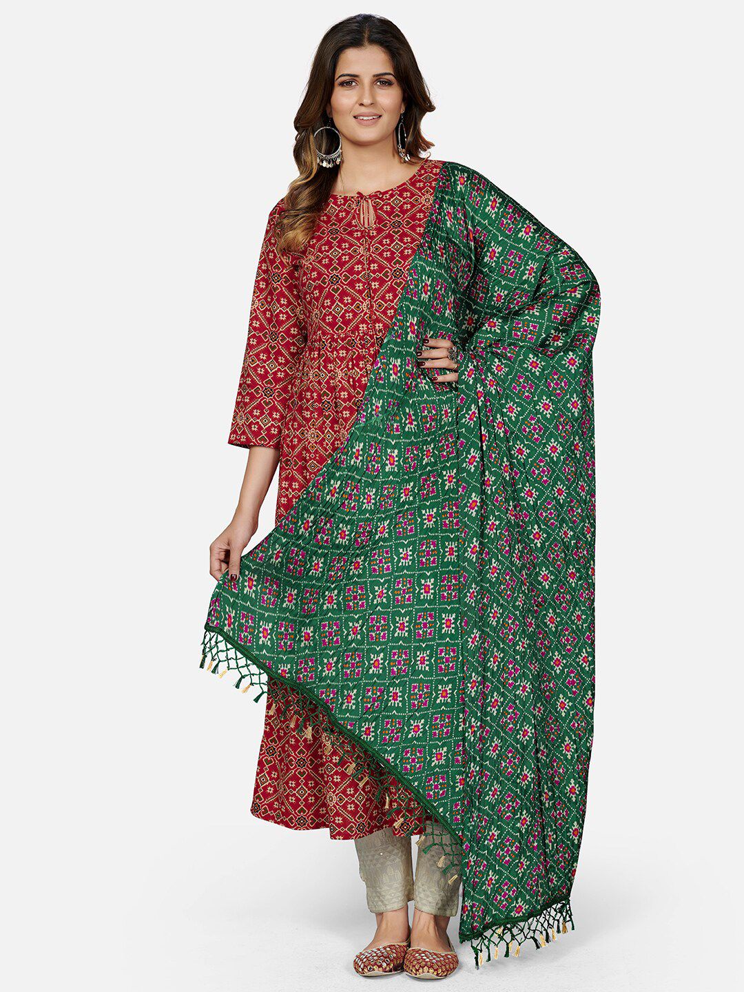 Vbuyz Green & Pink Ethnic Motifs Printed Pure Silk Dupatta Price in India