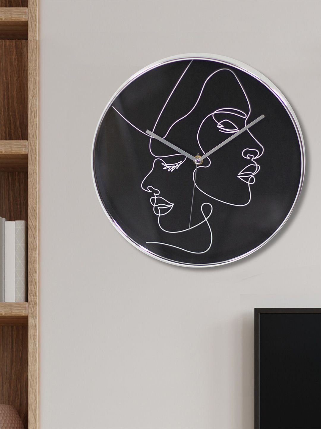 HomeTown Black & White Printed Contemporary Wall Clock Price in India