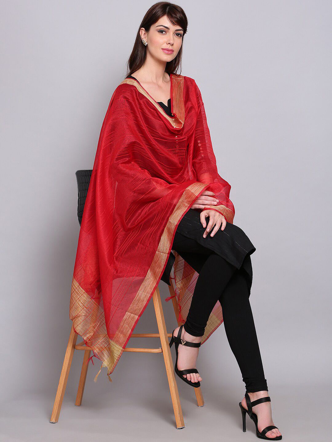Miaz Lifestyle Red & Gold-Toned Chanderi Dupatta with Zari