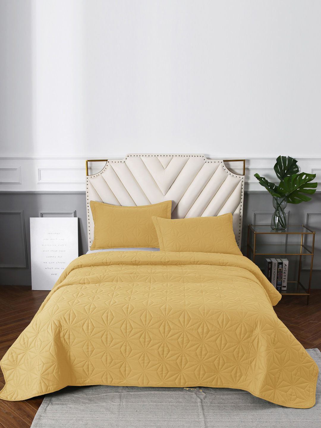URBAN DREAM Unisex Yellow Geometric Textured 180 TC Double Queen Bed Cover With 2 Pillow Covers Price in India