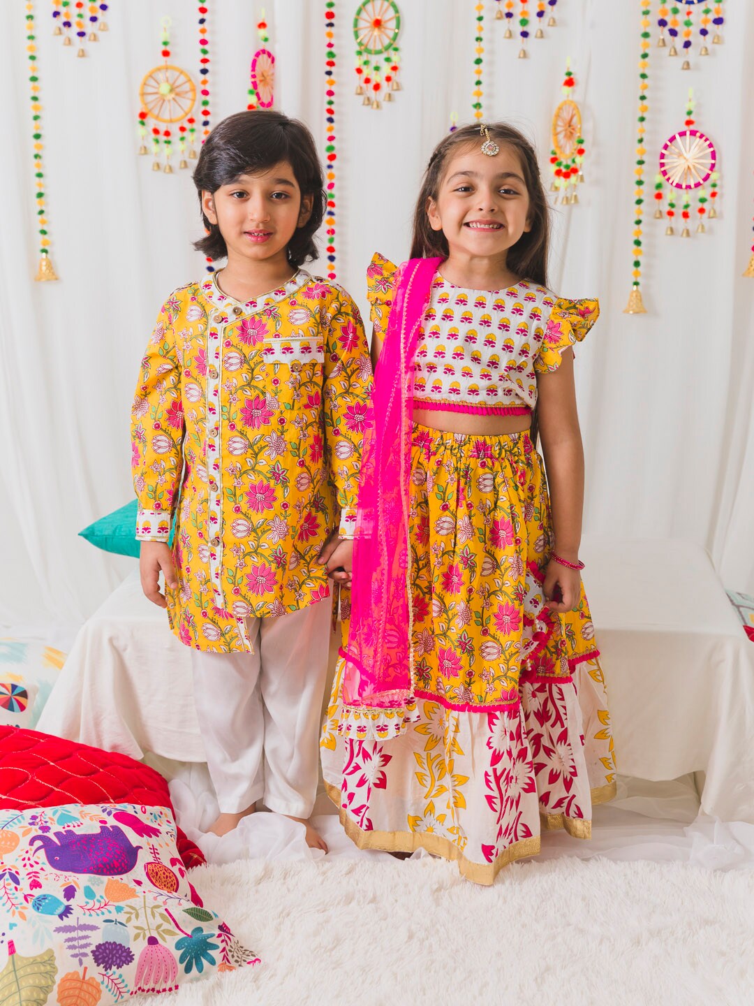 pspeaches Girls Yellow & White Printed Ready to Wear Lehenga & Blouse With Dupatta Price in India