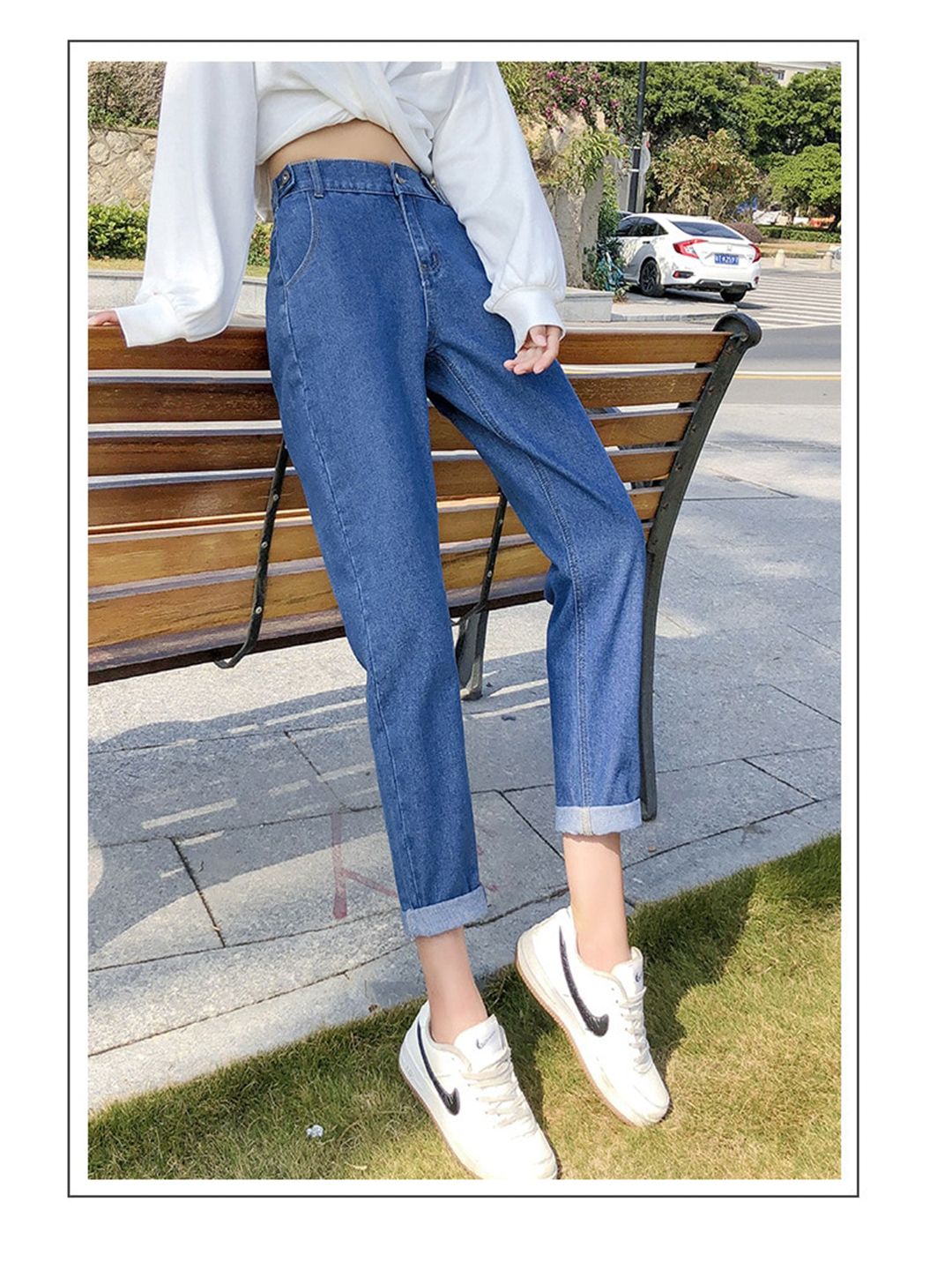 BoStreet Women Blue Tapered Fit High-Rise Light Fade Jeans